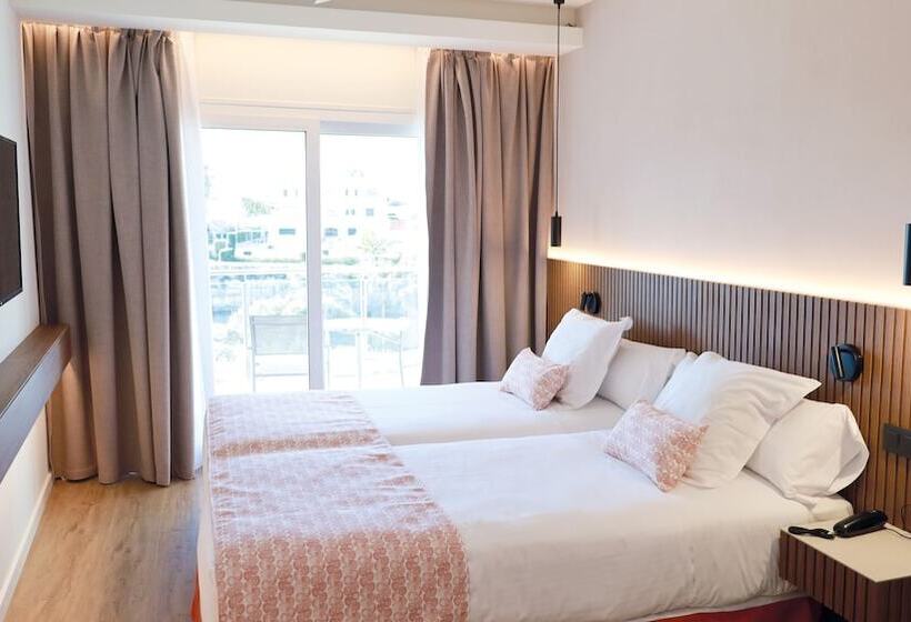 Habitación Estándar Vista Mar, Seth Port Ciutadella