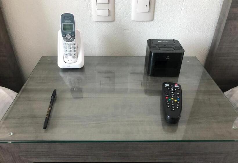 Номер Стандарт 2 Двуспальные Кровати, We Hotel Aeropuerto