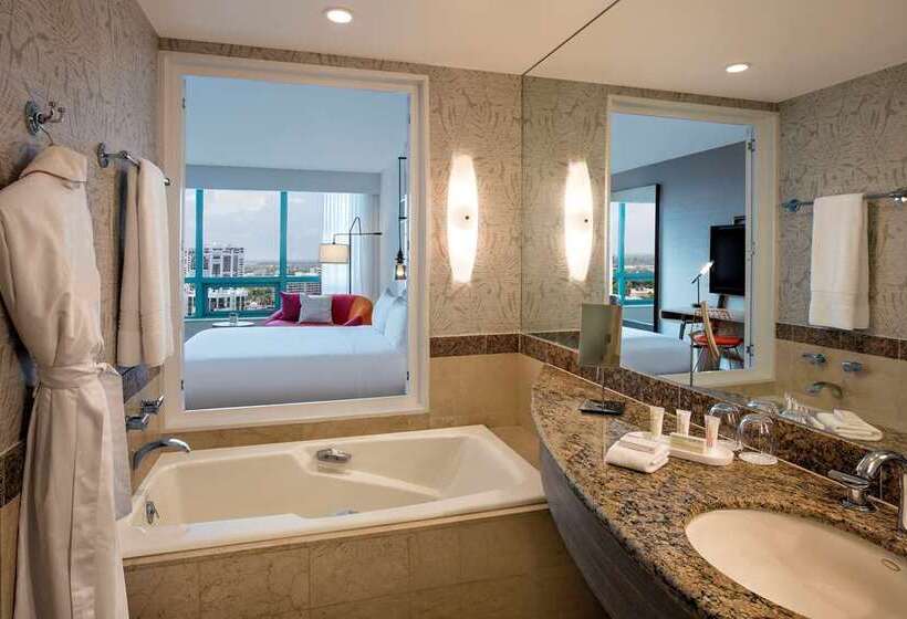 Sviitti King-vuode, Casa Marina Key West, Curio Collection by Hilton