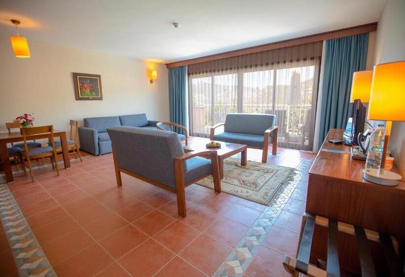 سوییت با چشم‌انداز دریا, Happy Hotel Kalkan