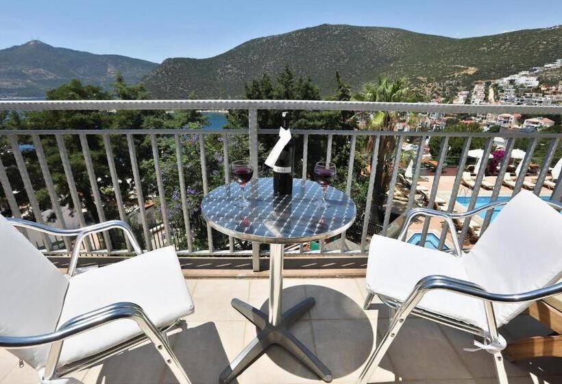 سوییت با چشم‌انداز دریا, Happy Hotel Kalkan