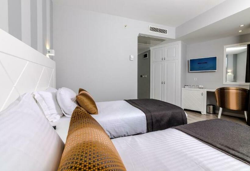 Номер Стандарт Трехместный, Motto Premium Hotel&spa