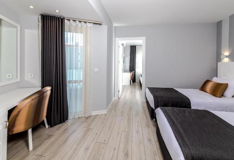 Четырехместный Номер Стандарт, Motto Premium Hotel&spa
