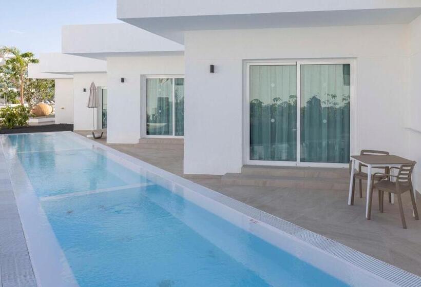 Люкс с Бассейном, Radisson Blu Resort Lanzarote