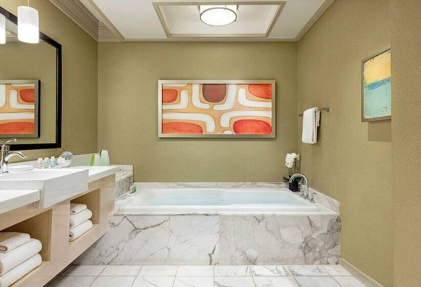 سوییت, The Mirage
