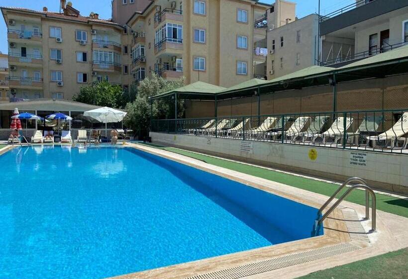 庭の見える１ベッドルームアパートメント, İsabella Apart Otel