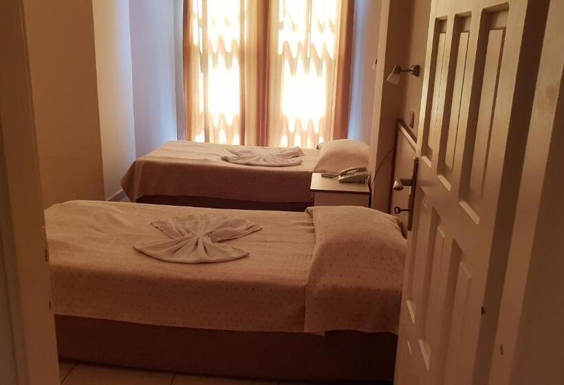 バルコニー付きスタンダードトリプルルーム, İsabella Apart Otel