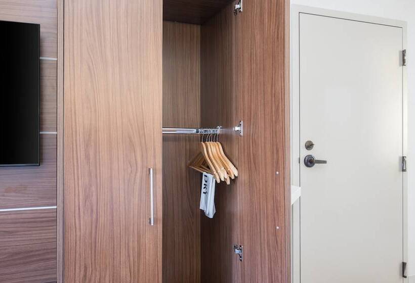 Номер Стандарт Адаптированный для Инвалидов, Holiday Inn Express Grover Beach Pismo Beach Area, An Ihg