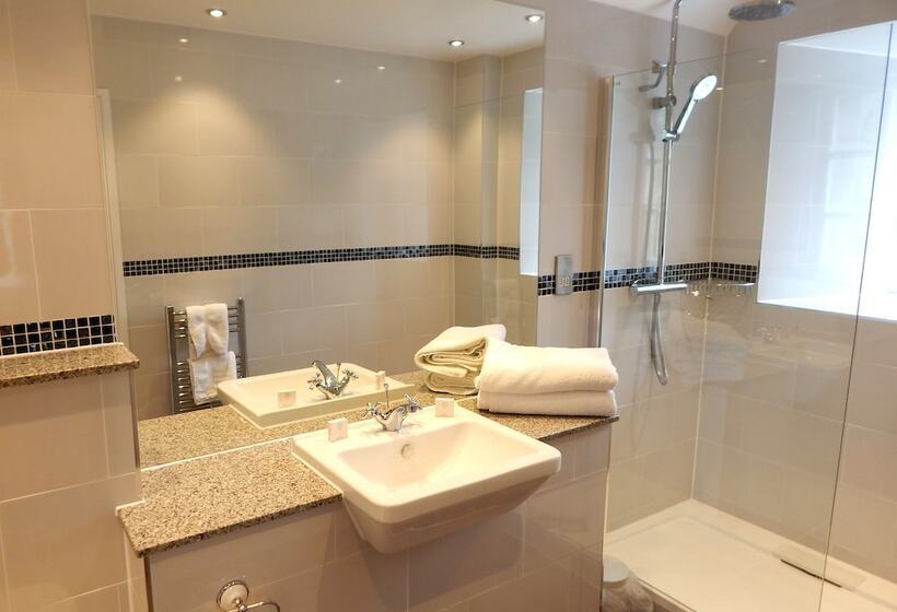 اتاق استاندارد, Tulloch Castle Hotel ‘a Bespoke Hotel’
