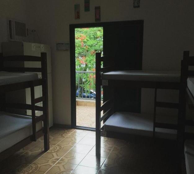 Кровать в Общей Комнате, Alma De Maré Hostel