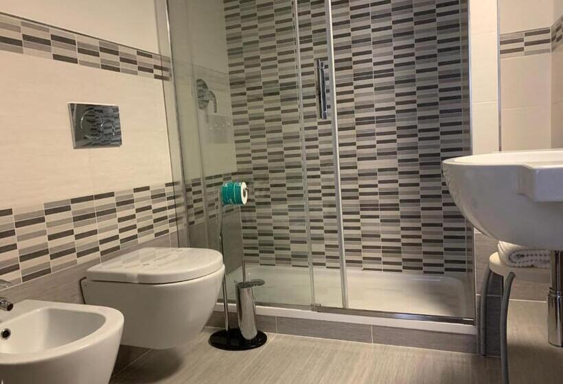 اتاق استاندارد چهار تخته, Torre