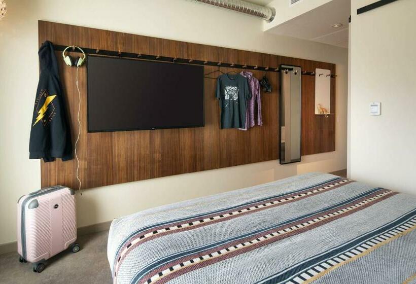 חדר סטנדרט עם מיטת קינג, Moxy Oakland Uptown