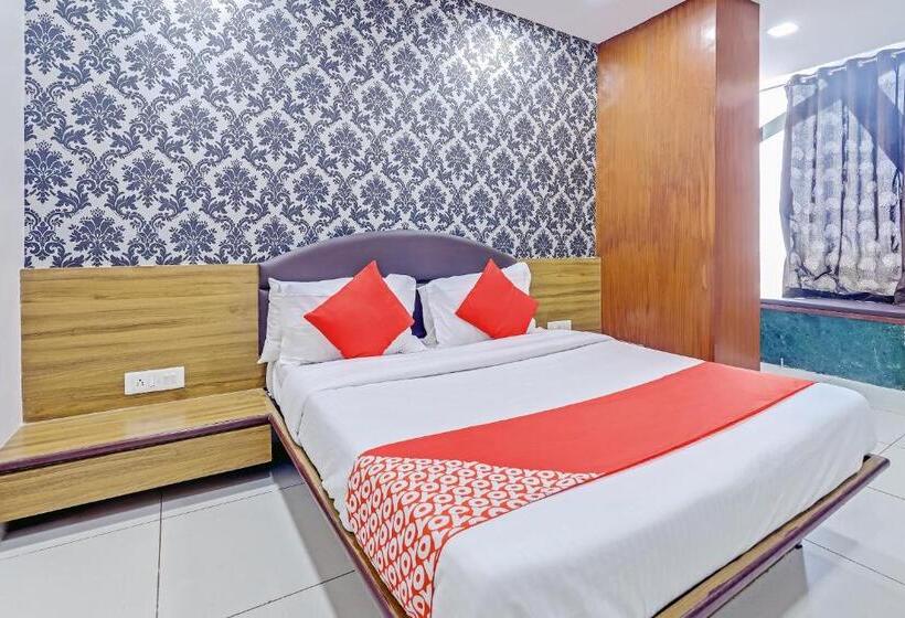 חדר דלוקס, Shiv Inn