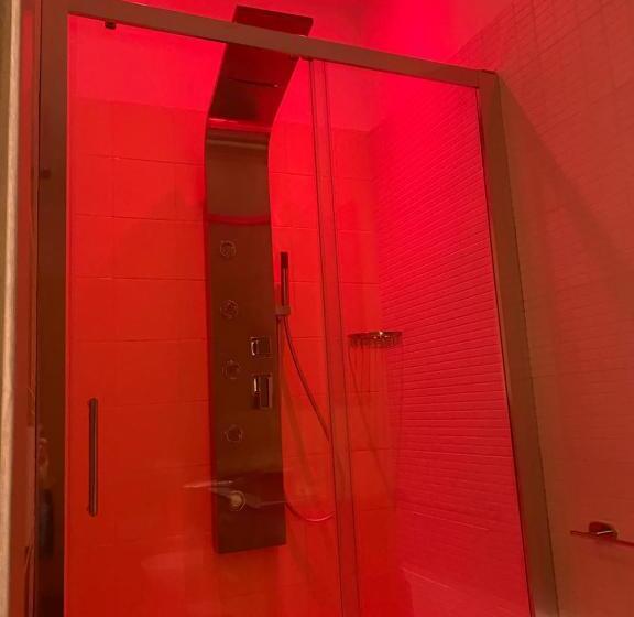 اتاق لوکس با تخت بزرگ, Le Origini Rooms&suite