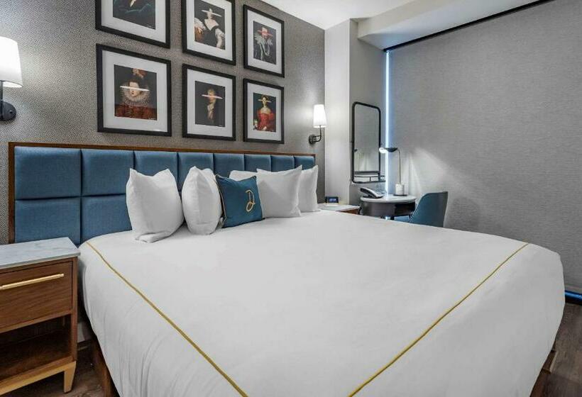 스탠다드 룸 킹사이즈 침대, The Draper New York, Tapestry Collection By Hilton
