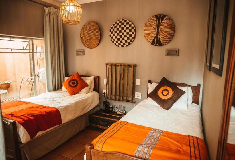 Номер Стандарт, Amphitheatre Backpackers Lodge