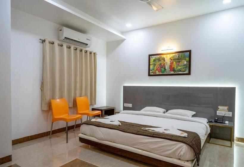 Family Suite, Darshan Executive