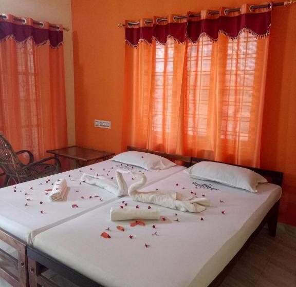 اتاق لوکس با بالکن, Green Garden Ayurvedic Resort & Green House