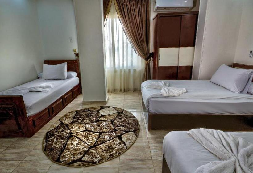Comfort Triple Room, Tut Pyramids View