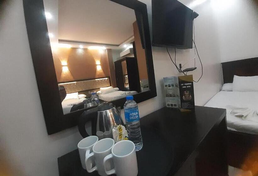Comfort Triple Room, Tut Pyramids View