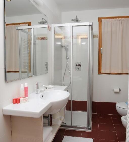 Апартаменты Comfort 2 Спальни, Residence Marisol Camere & Appartamenti   Mezzana Centre