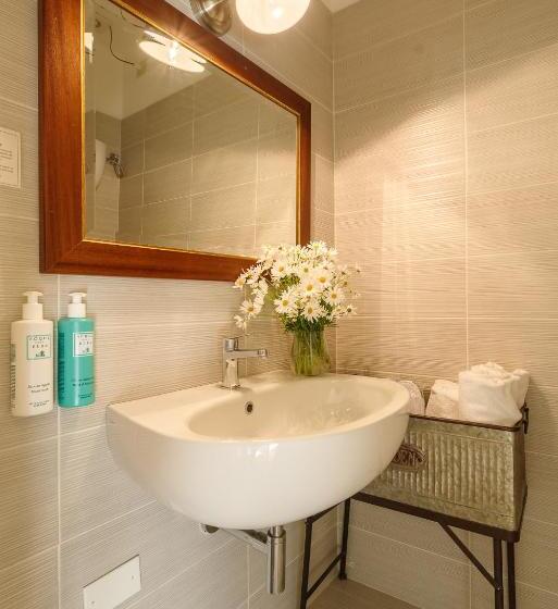 Полулюкс, Aurora Boutique Hotel & Private Spa