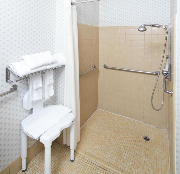 장애인을 위한 스탠다드 룸, Red Lion Inn & Suites Auburn