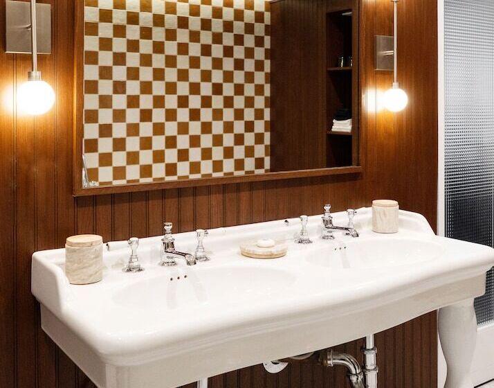 발코니가 있는 스위트, Palihouse West Hollywood