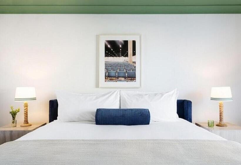 발코니가 있는 스위트, Palihouse West Hollywood