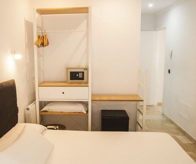 スタンダードルーム, Hostal Abril Nerja