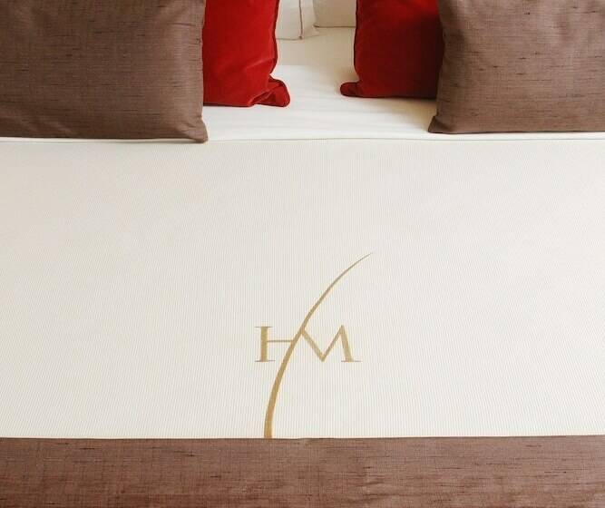 Quarto Familiar Comunicado, Cascais Miragem Health & Spa