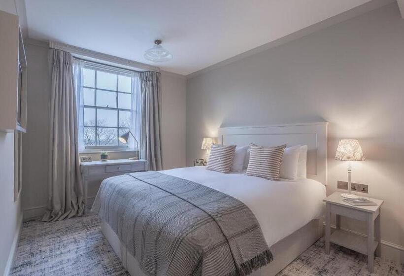 Номер Стандарт, Richmond Hill