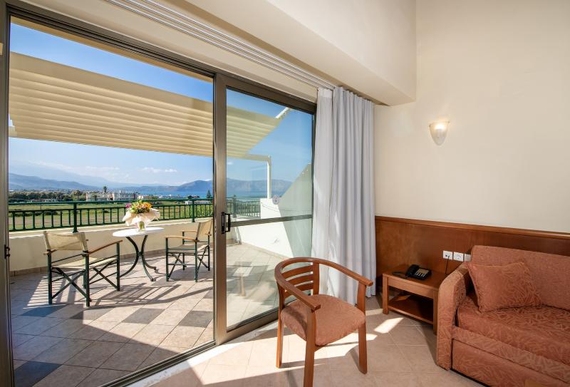 Семейный Номер, Hydramis Palace Beach Resort