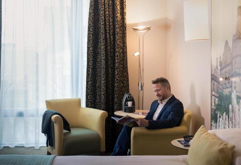 Номер Superior Кровать Кинг, Mercure Sheffield St Paul S Hotel & Spa
