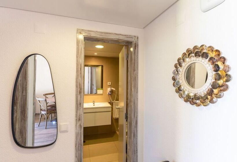 Апартаменты 1 Спальня Вид на Море, Vila Baleira Suites
