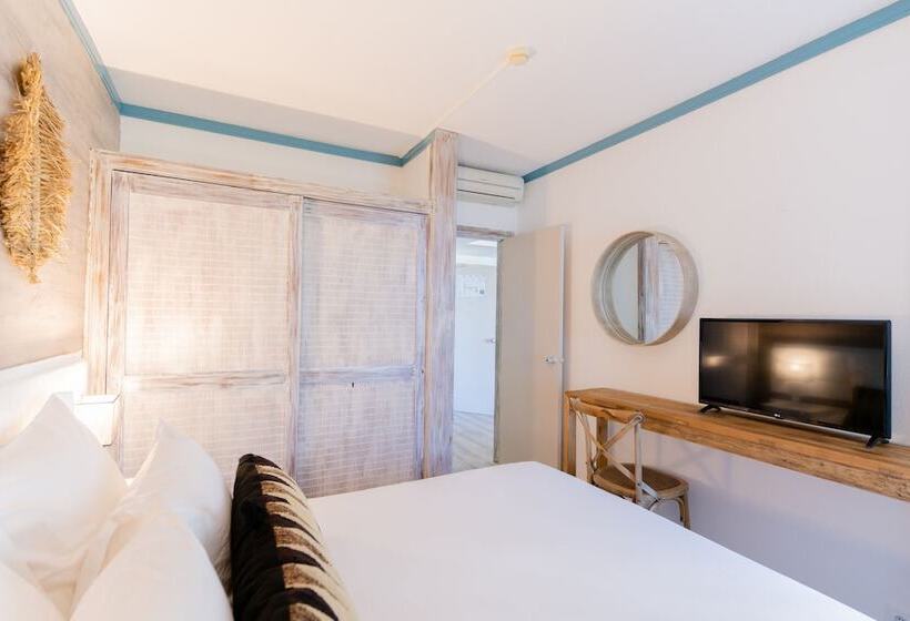 Апартаменты 1 Спальня Вид на Море, Vila Baleira Suites