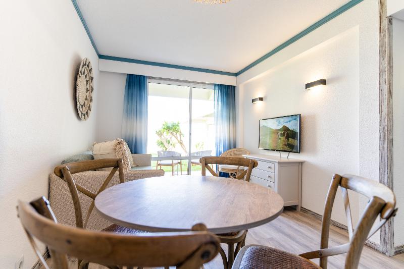 Апартаменты 1 Спальня Вид на Море, Vila Baleira Suites