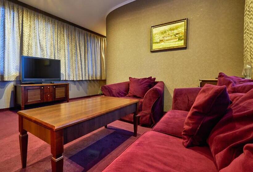 سوئیت 2 خوابه, Yantra Grand Hotel