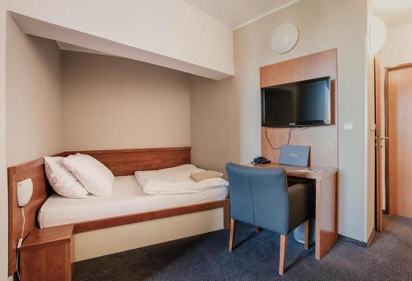 Номер Стандарт, Atrium Hotel   Family Friendly