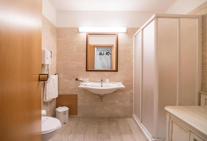 Economy Triple Room, Baglio Basile