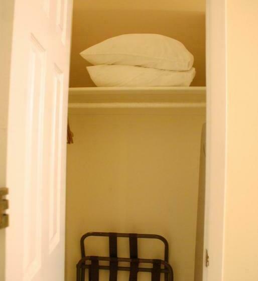اتاق استاندارد یک تخته با سرویس بهداشتی مشترک, Americana Inn