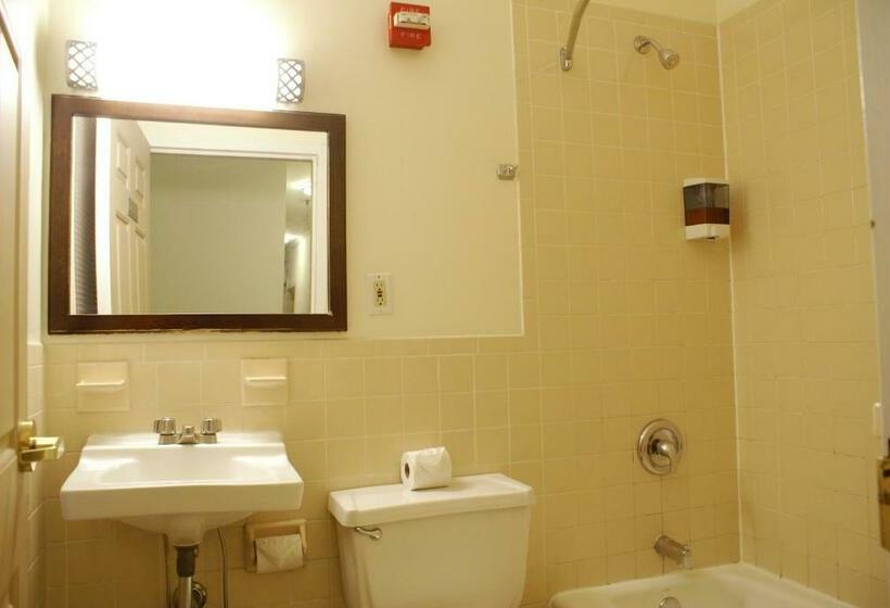 اتاق استاندارد با سرویس بهداشتی مشترک, Americana Inn