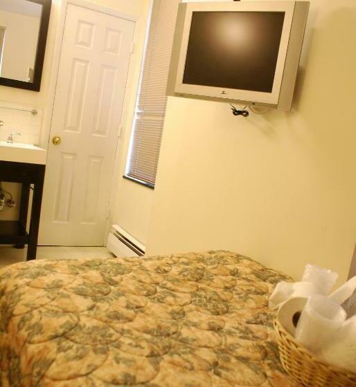 اتاق استاندارد با سرویس بهداشتی مشترک, Americana Inn