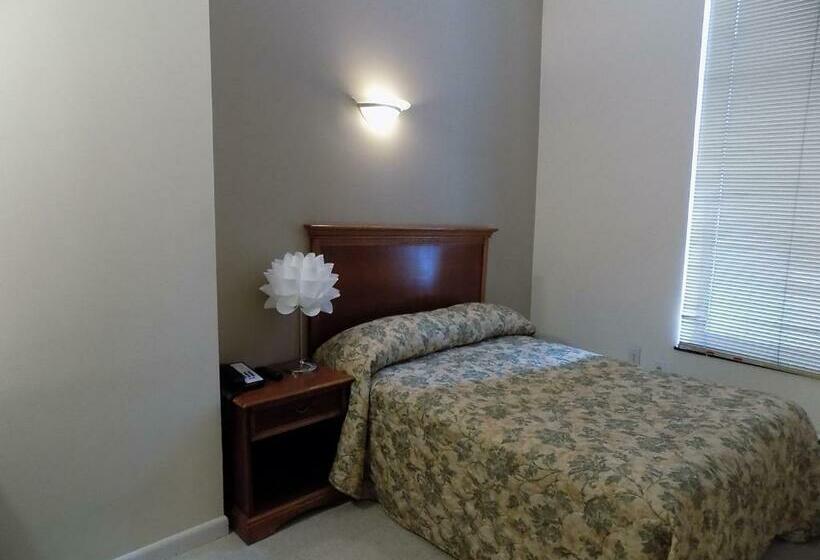 اتاق استاندارد با سرویس بهداشتی مشترک, Americana Inn