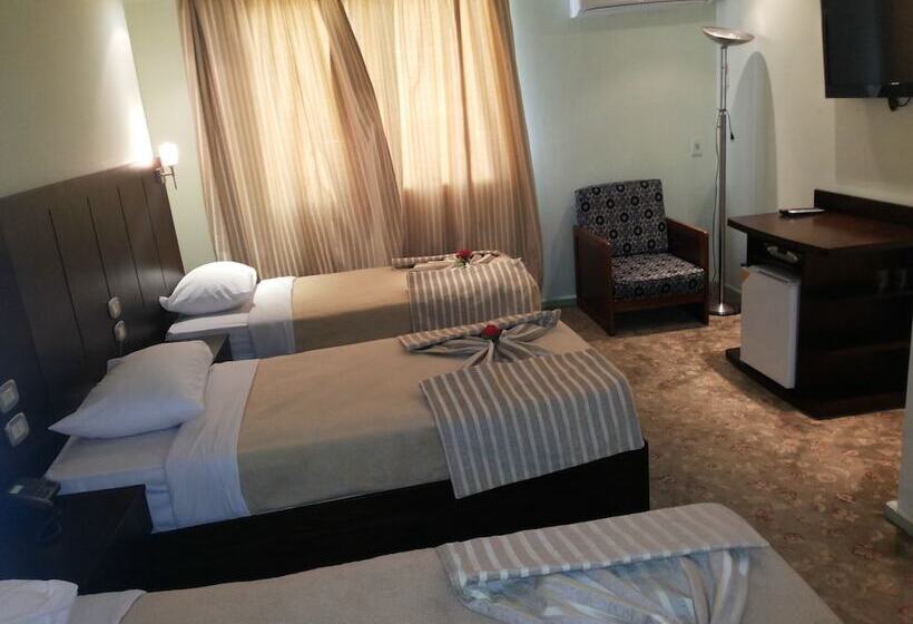 اتاق استاندارد سه نفره, Swiss Inn Hotel Mohandeseen