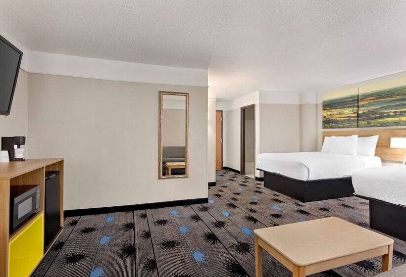 Люкс, Days Inn By Wyndham Kansas City International Airport