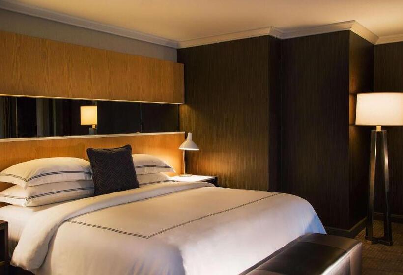 身障者適用キングサイズベッドルーム, The Yorkville Royal Sonesta Hotel Toronto