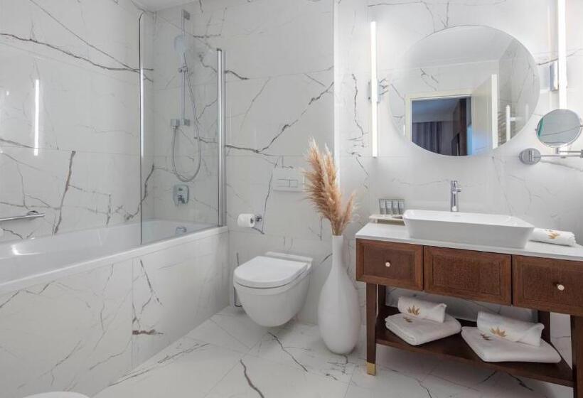 Deluxe Suite Sea View, Royal Ariston
