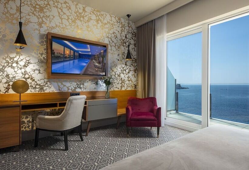 Habitación Deluxe Vista Mar con Balcón, Royal Ariston