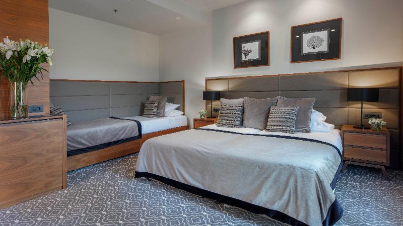 Habitación Triple Deluxe, Royal Ariston